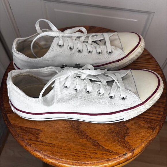 Converse Chuck Taylor All Star Low Top Unisex Sneaker US Women’s Size 9 Mens 7.5 - Picture 4 of 6